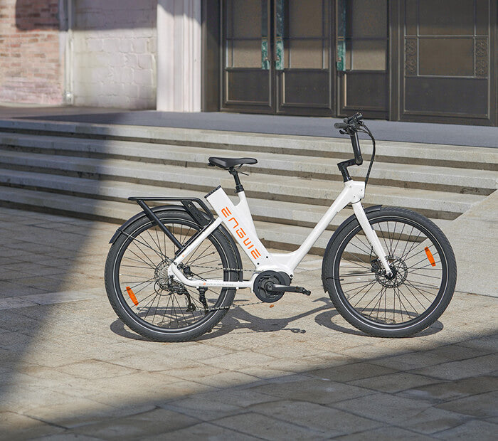 an engwe p275 st 250w e-bike in the sun