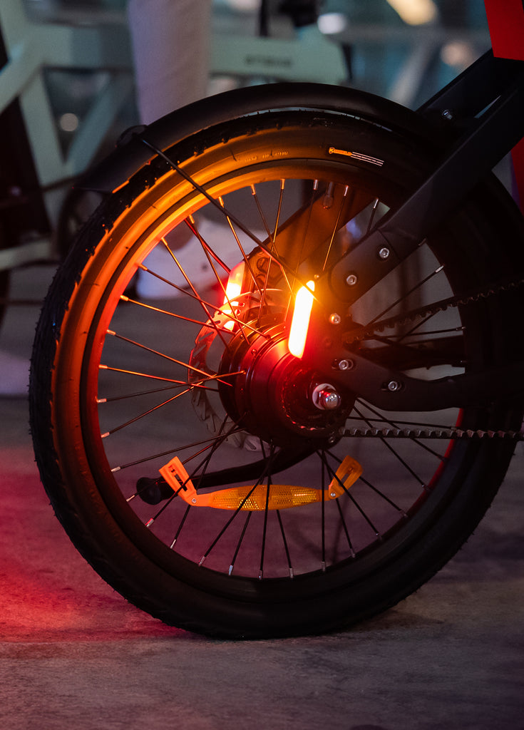 engwe p20 folding electric bike's reflective warning spokes